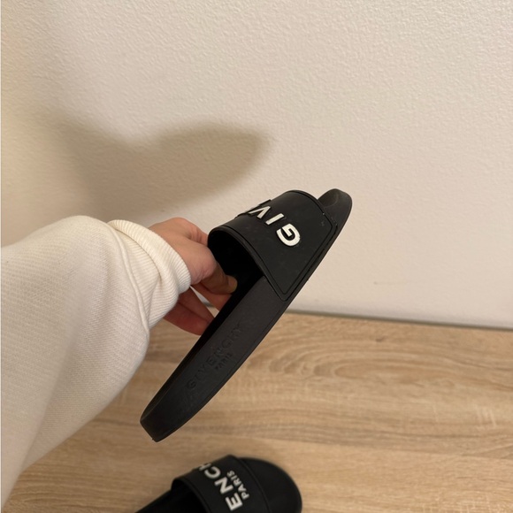 Givenchy black rubber logo-print slides women’s Sz 35/5 - Picture 4 of 8